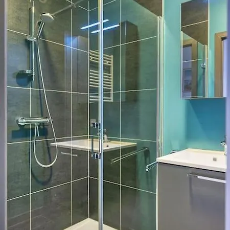 Apartment Stunning In With Free Parking Ostend