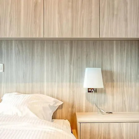 Stunning In With Free Parking * Ostend