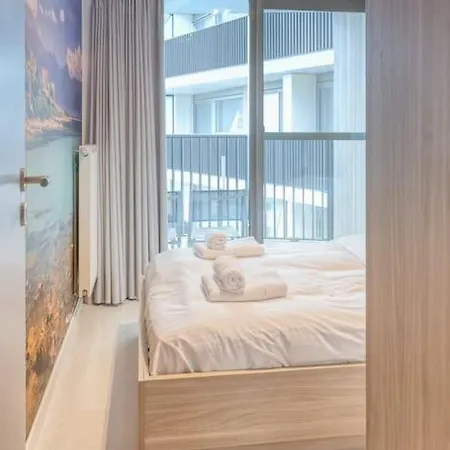 Stunning In With Free Parking 公寓 奥斯滕德