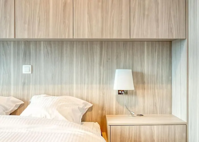 Stunning In With Free Parking * Ostend