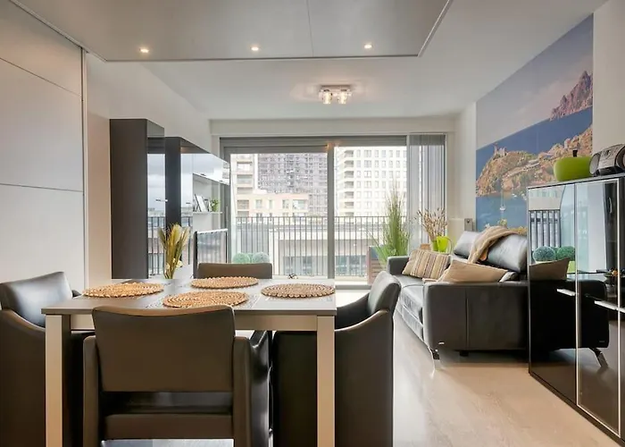 Apartment Stunning In With Free Parking Ostend